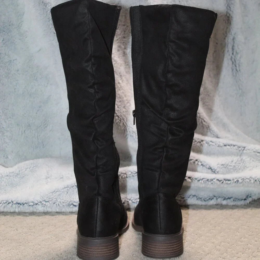 Unr8d Un ROWE2 Size 9W Black Fabric Stacked Heel Boots